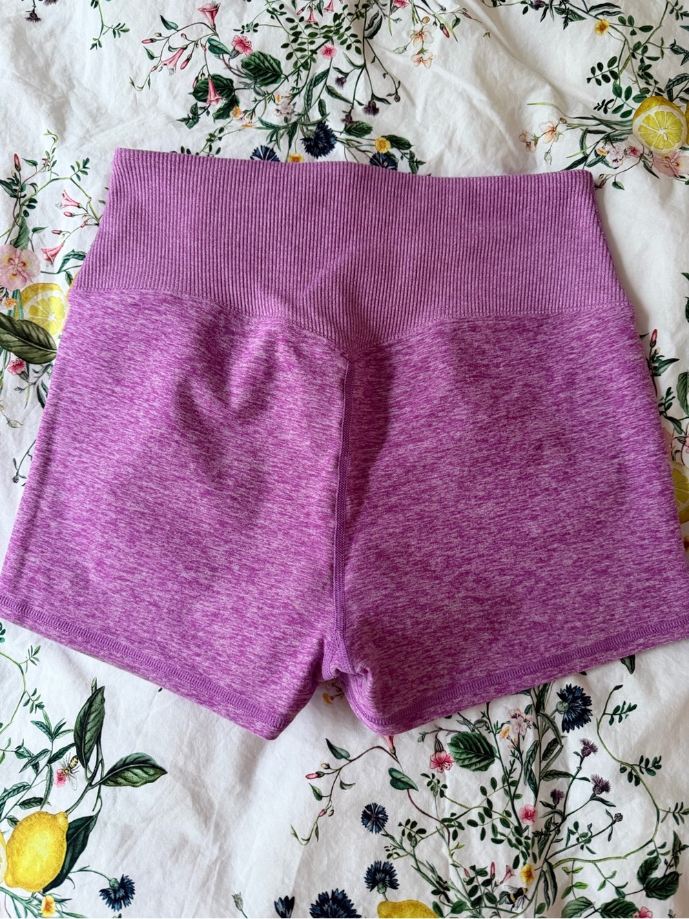 ALO Yoga Heathered Lavender High-Waist Seamless Bike Shorts - Picture 3 of 3